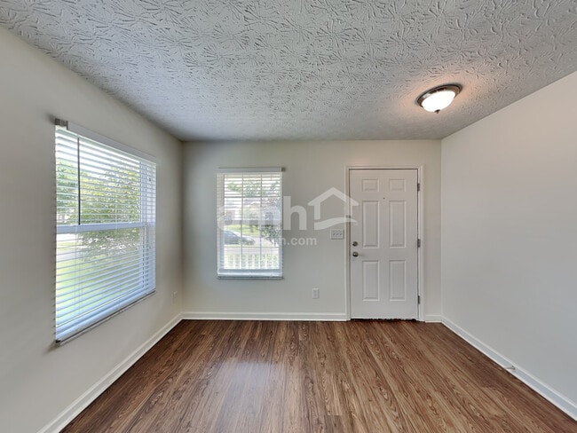 1521 Mckinney Ln, Pataskala, OH 43062 - photo 4