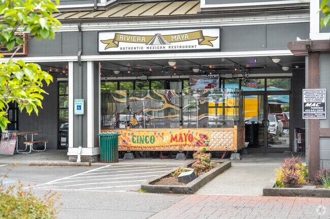 Parkwood - Mercer Firs offers some dining options like Riviera Maya a delicious Mexican food spot.