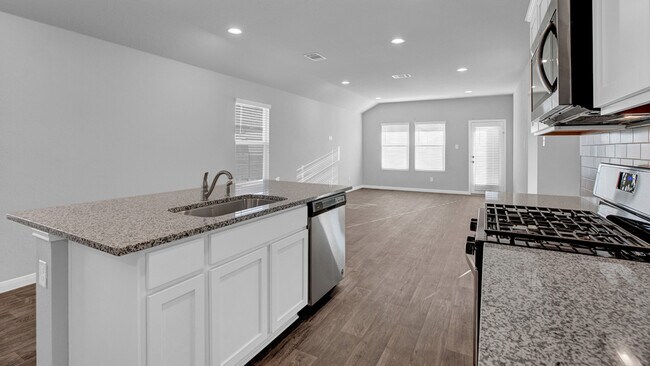 488 Globe Mallow Cir, Kyle, TX 78640 - photo 5