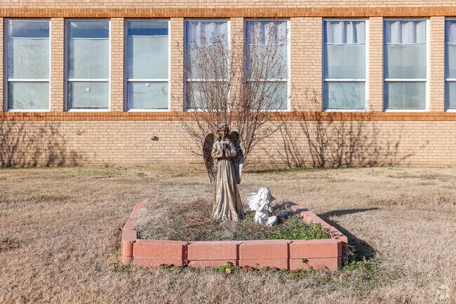 Union City Elementary is next to the police station.
