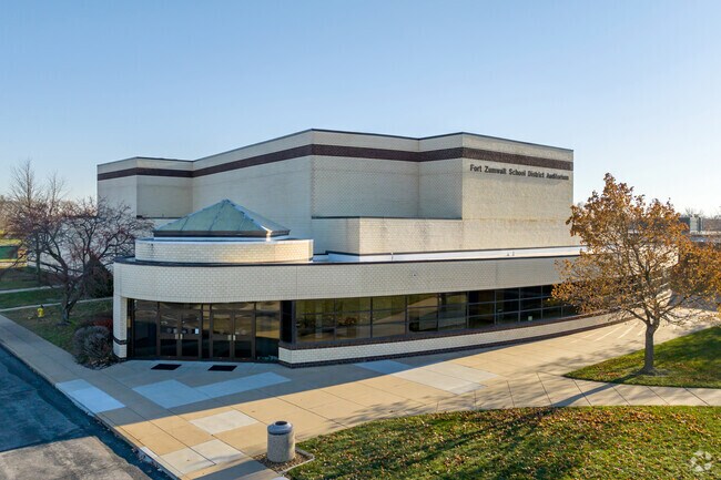 Fort Zumwalt North High School has 1,485 students in grades 9-12.