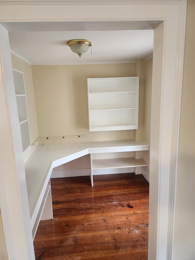 27 Walnut St unit 27 Walnut St, Holden, MA 01520 - photo 5