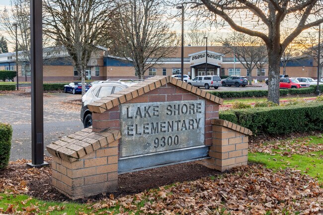 The Lake Shore Elementary School sign in front of Lake Shore Elementary School.