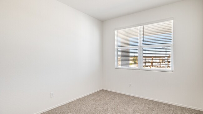 10514 W Spencer Run, Tolleson, AZ 85353 - photo 3