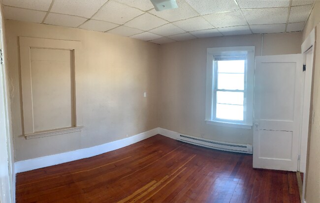 3 Negus St unit 3R, Webster, MA 01570 - photo 4