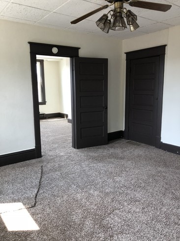 814 Marshall St unit 814 1-2, McMechen, WV 26040 - photo 4