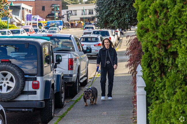Most of Gig Harbor's streets are walkable and pet friendly.