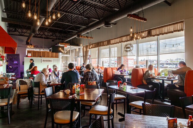 Jelly Cafe offers classic breakfast foods in Colonial Heights.