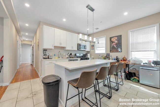 228 Calumet St unit 2, Roxbury Crossing, MA 02120 - photo 3