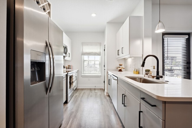 Row Waterside, Sarasota, FL 34240 - photo 5