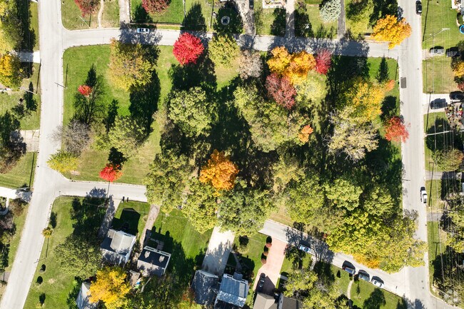 Baxter Park is a small park nestled in the neighborhoods of Lima.