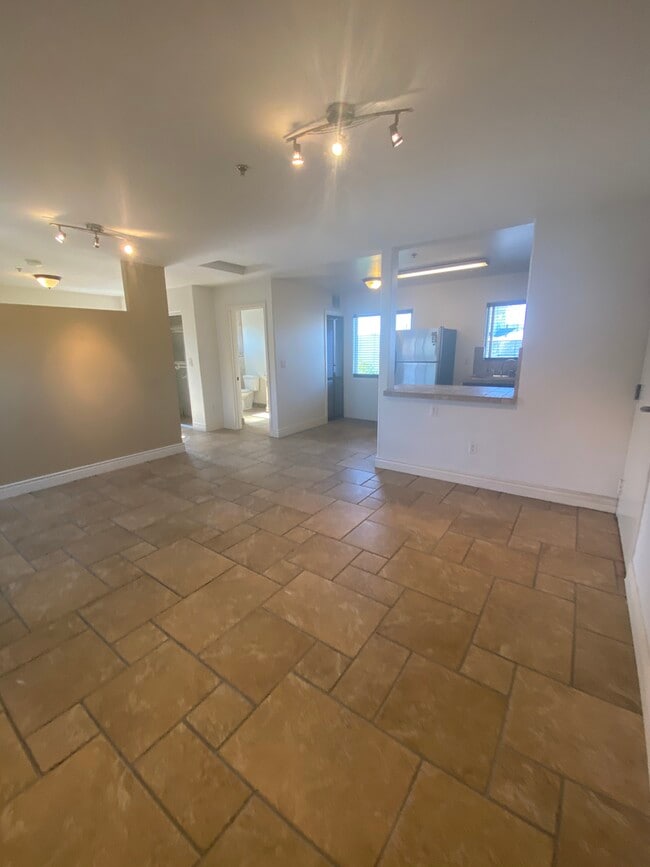 5255 Denny Ave, Los Angeles, CA 91601 - photo 2