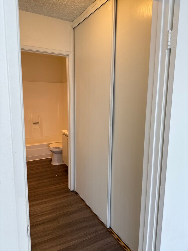 14106 Cerise Ave unit 3, Hawthorne, CA 90250 - photo 7