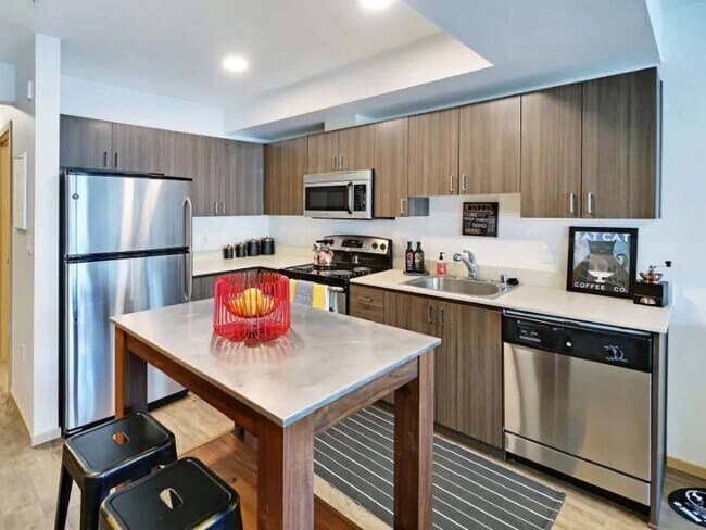 Youngstown Flats, Seattle, WA 98106 - photo 2