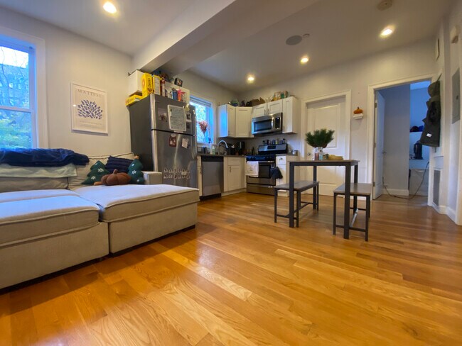 719 Parker St unit 4, Roxbury Crossing, MA 02120 - photo 3