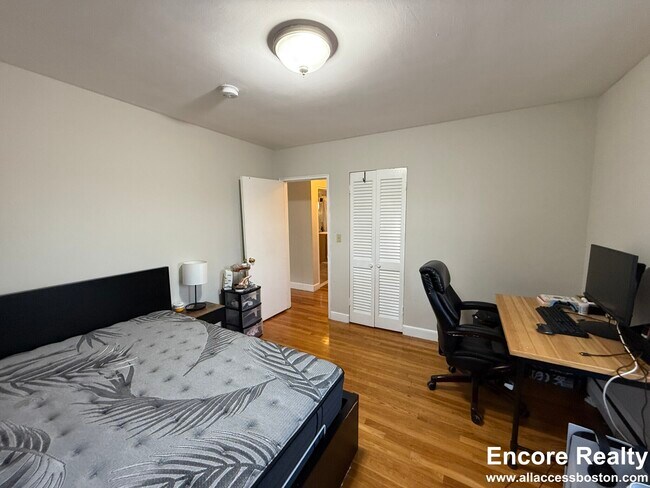69 Chiswick Rd unit 15, Brighton, MA 02135 - photo 6