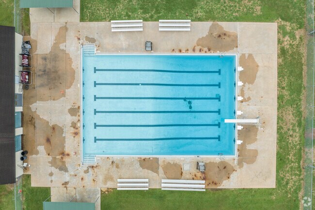 Residents of Damon can enjoy the pool located at nearby First Capitol Park.