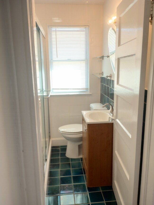 92 Thorpe St, Fairfield, CT 06824 - photo 7