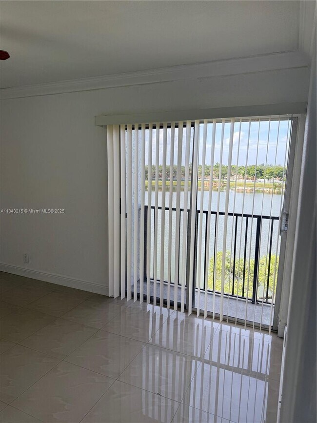 8600 N Sherman Cir, Miramar, FL 33025 - photo 2