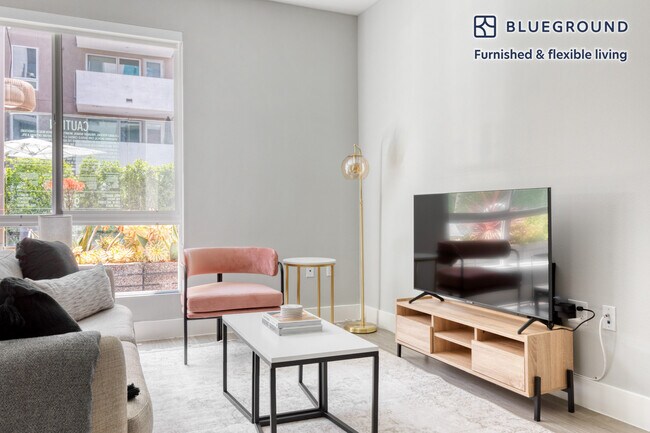 230 W 3rd St unit FL3-ID737, Long Beach, CA 90802 - photo 2