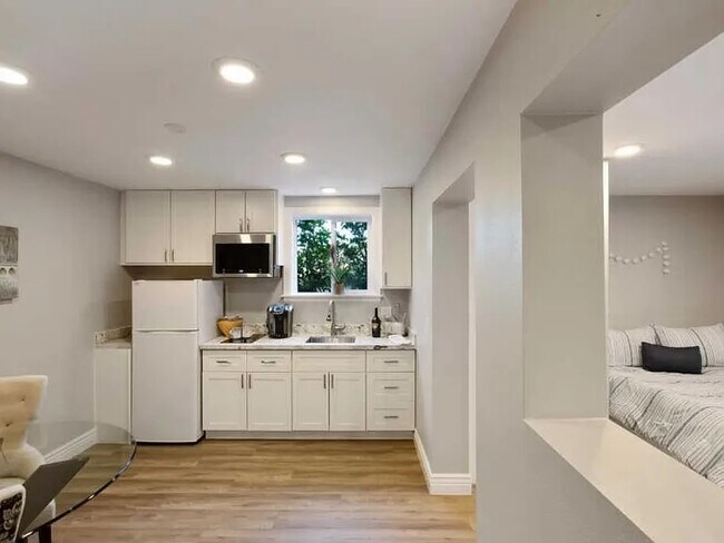 755 Fern Ave unit In-Law, Pacifica, CA 94044 - photo 5