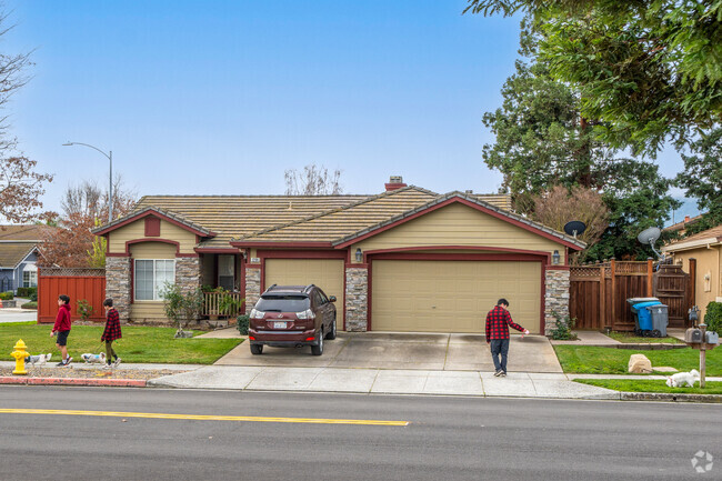 Las Animas offers a warm community for pet-friendly living every day.