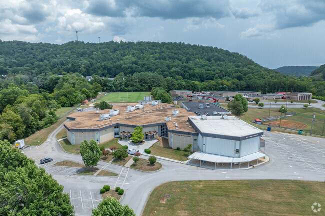 Ooltewah Middle School is located in the Ooltewah Center neighborhood.