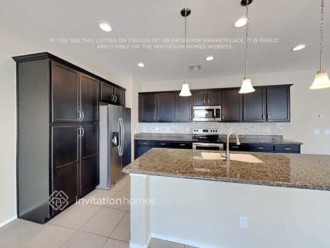 12071 W Tether Trail, Peoria, AZ 85383 - photo 6