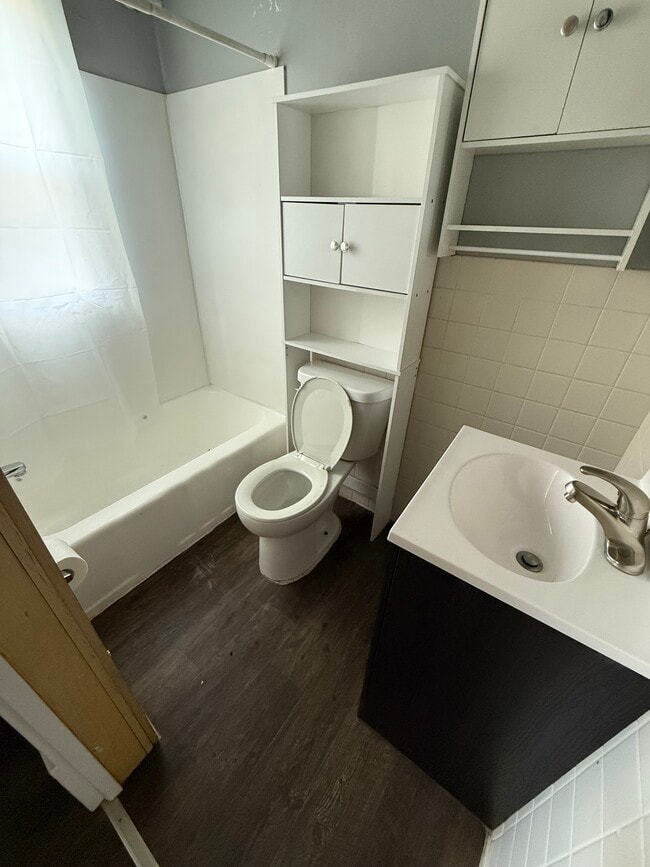 1035 Durfee Ave, Oshkosh, WI 54902 - photo 6