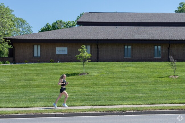 The sidewalks of Lakeside Park are perfect for jogging.