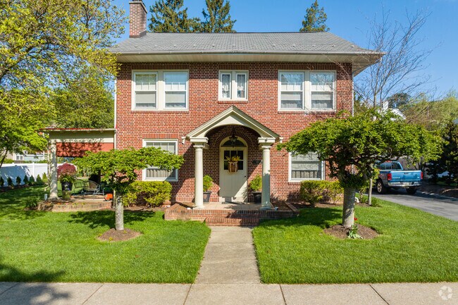 You'll find many single family homes around East Reading.