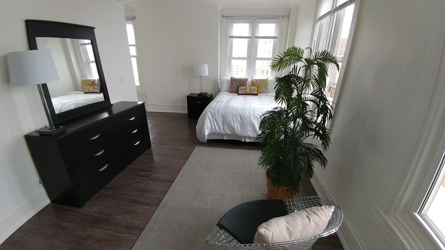 Briggs Houze, Detroit, MI 48226 - photo 7