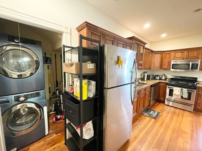 112 Hillside St unit 3, Roxbury Crossing, MA 02120 - photo 4