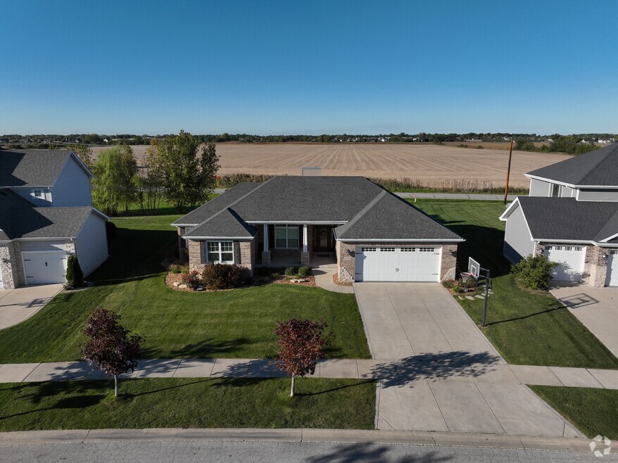 8324 Willow Haven Dr, Saint John, IN 46373 - photo 2