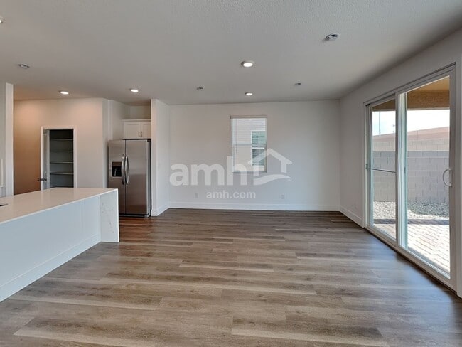 10021 Potomac St, Commerce City, CO 80022 - photo 5