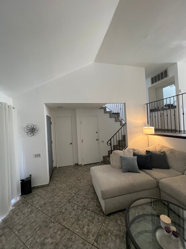 9601 Sylmar Ave, Panorama City, CA 91402 - photo 2