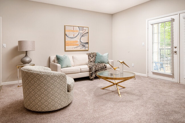 The Pointe at Highland, Jackson, MS 39206 - photo 3