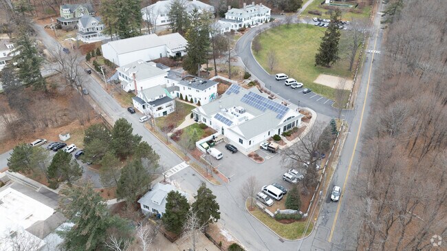 The Applewild School is a co-ed, day and boarding school serving PreK-8 in Outer Fitchburg, MA.