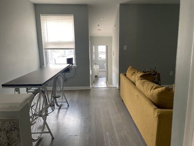 1031 W Baltimore St unit D, Baltimore, MD 21223 - photo 6