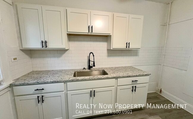 2201 Oakdale Rd unit 1, Cleveland, OH 44118 - photo 3