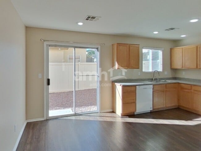 969 Medina de Leon Ave, Henderson, NV 89015 - photo 4