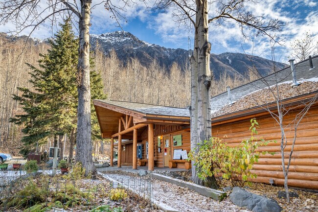 Residents can visit the Eagle River Nature Center in neighboring Eagle River Valley.