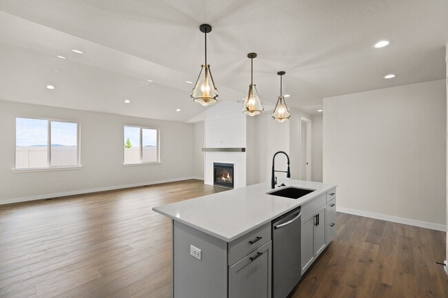 1226 N High Desert Dr unit 38834873, Deer Park, WA 99006 - photo 3