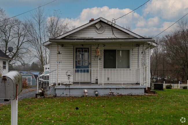 Bungalow homes are found throughout the Leavittsburgh neighborhood.