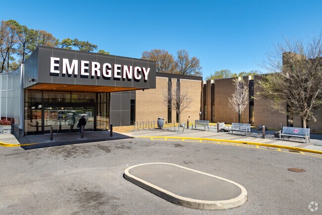 Methodist South Hospital in Whitehaven specializes in cardiology and emergency care.
