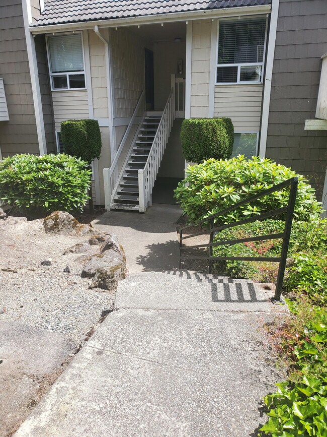 Campus View, Federal Way, WA 98003 - photo 5