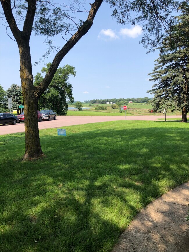 100 Cliff Ave unit 9, Valley Springs, SD 57068 - photo 2