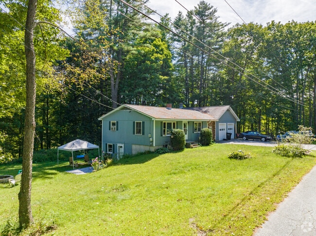 Explore the simplicity of ranch-style homes in the town of Claremont.