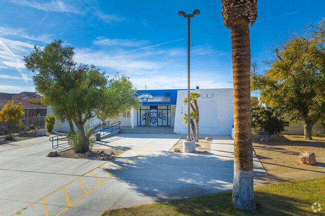 Mack Lyon Middle School Photo 2