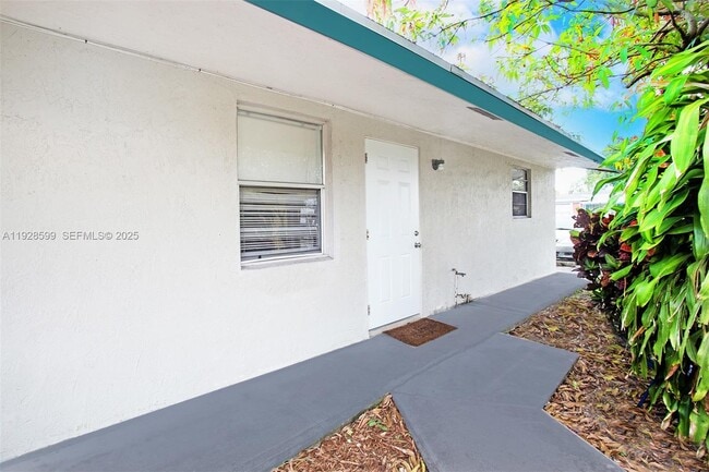 2681 NW 15th St, Fort Lauderdale, FL 33311 - photo 2
